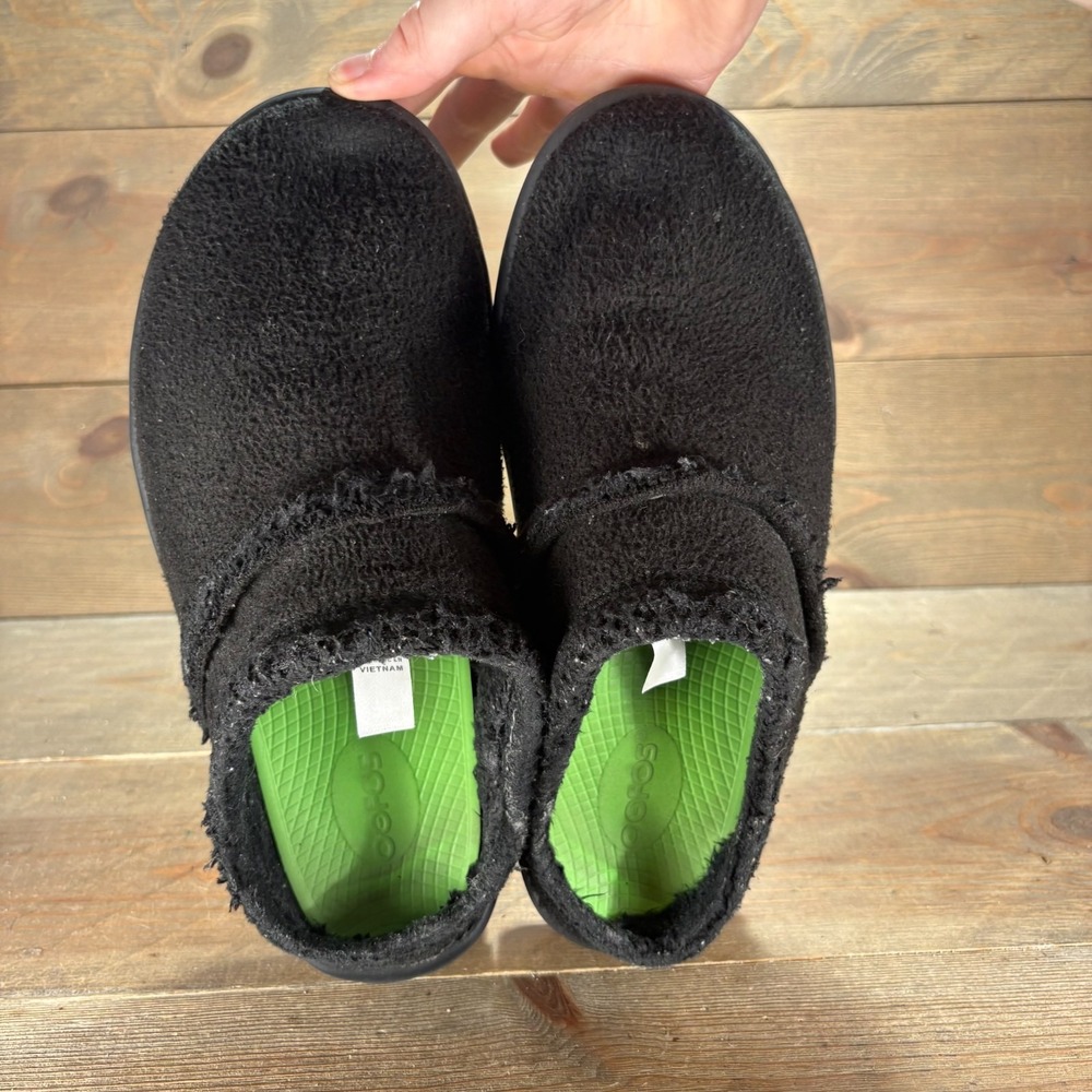 OOFOS OOcoozie Womens size 10 shoes Black Fuzzy Slip On Recovery clogs - Picture 7 of 9
